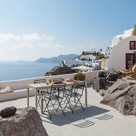 Parathira Large Caves By Cycladica, Sleeps 9 Villa Oia