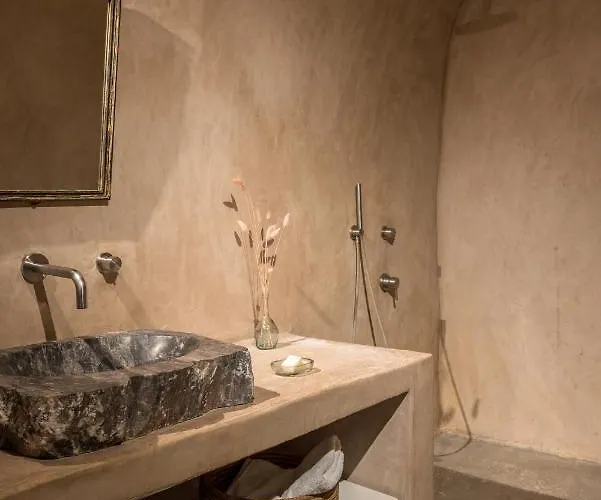 Villa Parathira Cave By Cycladica *