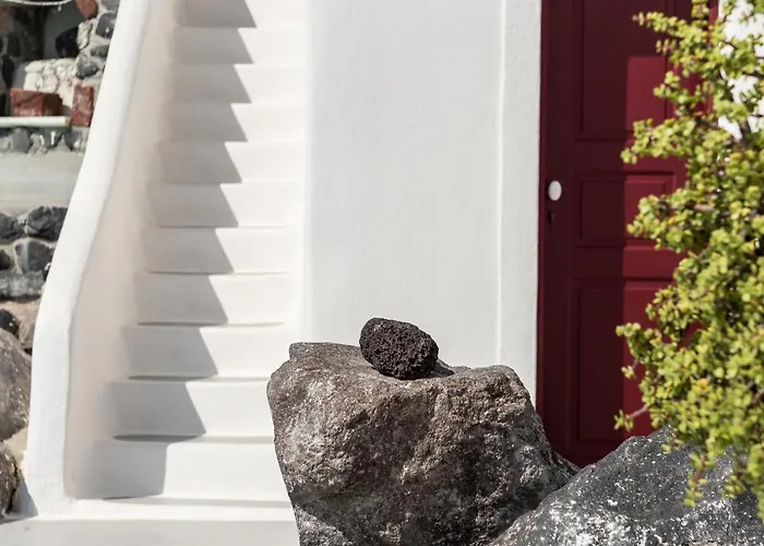 Villa Parathira Cave By Cycladica Oia