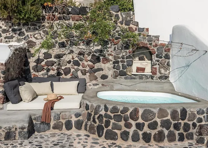 Parathira Cave By Cycladica * Oia