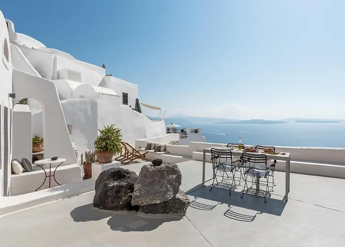 Parathira Cave By Cycladica Oia